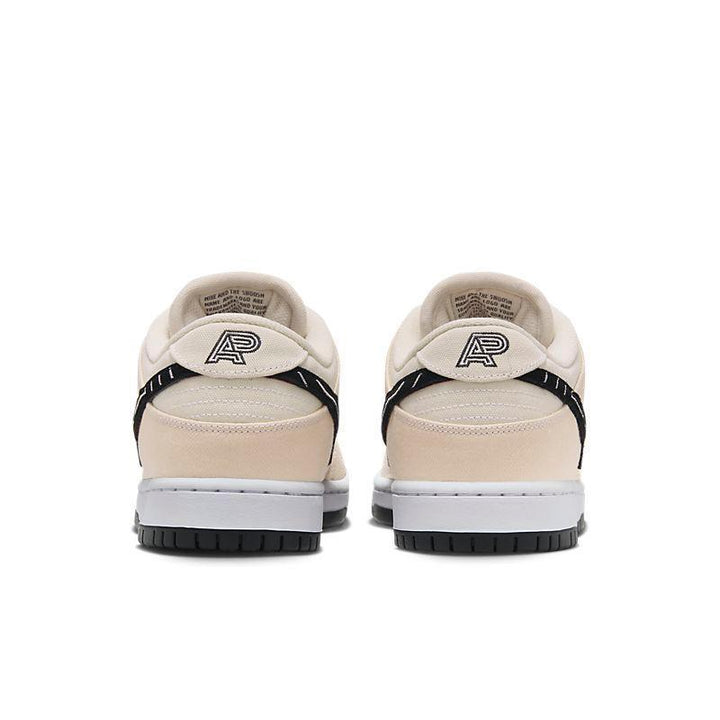 Nike SB Dunk Low 'Albino & Preto' - Banlieue91