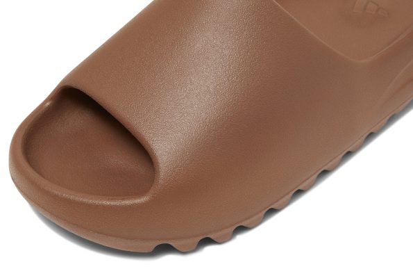 ADIDAS YEEZY SLIDES ‘FLAX’ FZ5896 SKIDGE STORE