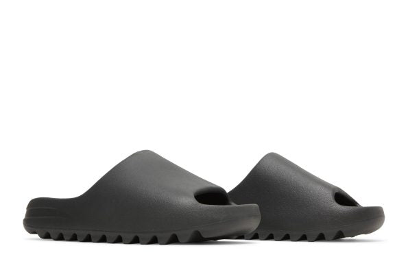 ADIDAS YEEZY SLIDES ‘ONYX’ HQ6448 SKIDGE STORE