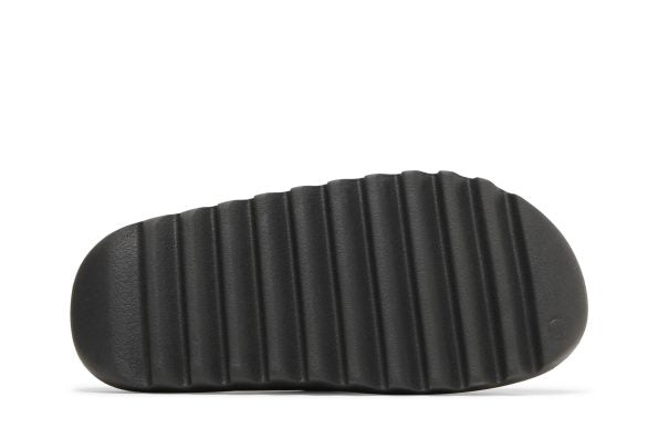 ADIDAS YEEZY SLIDES ‘ONYX’ HQ6448 SKIDGE STORE