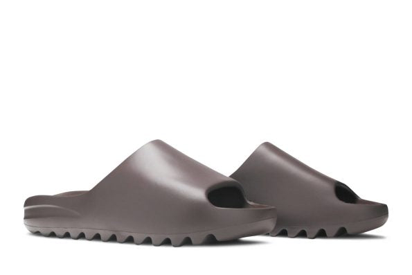 ADIDAS YEEZY SLIDES ‘SOOT’ G55495
