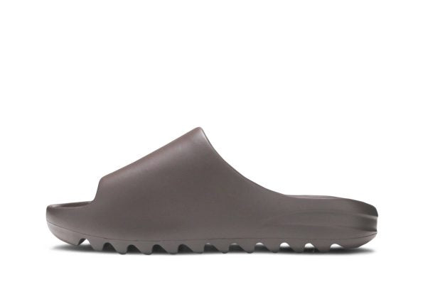 ADIDAS YEEZY SLIDES ‘SOOT’ G55495